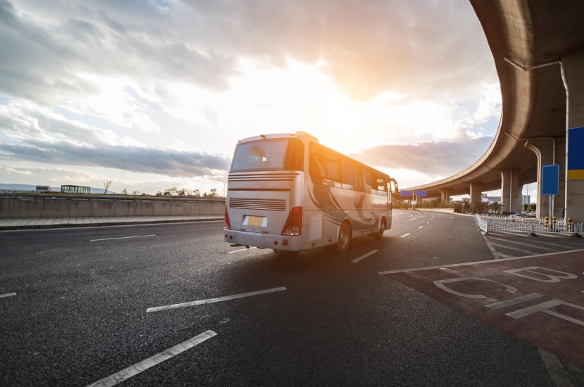 Fortalecendo a Preservação Ambiental e o Turismo Responsável Através de Outdoors e Busdoors