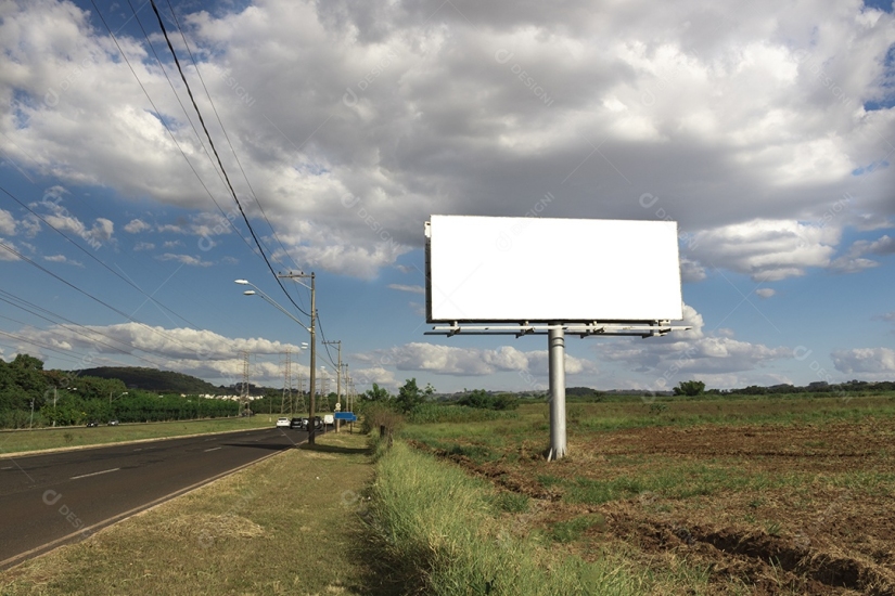 Superando Desafios Logísticos e Regulatórios na Mídia Exterior Rural