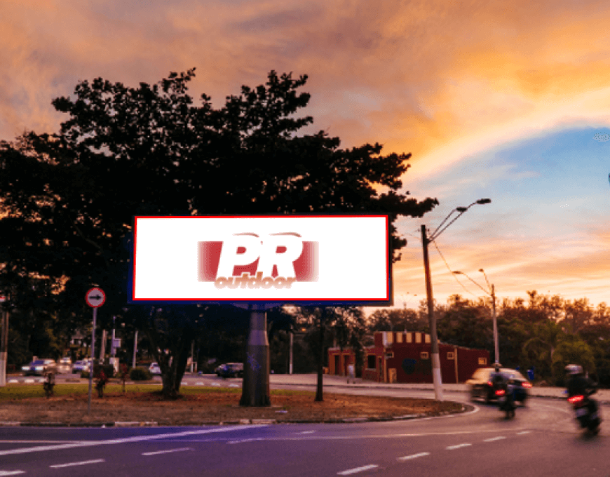 Construção de Outdoor no Paraná